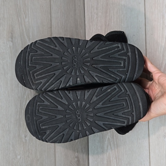 Ugg Australia Women 3176 Mountain Quilted Sweater Cardi Boots shoes sz 7 - Picture 12 of 13